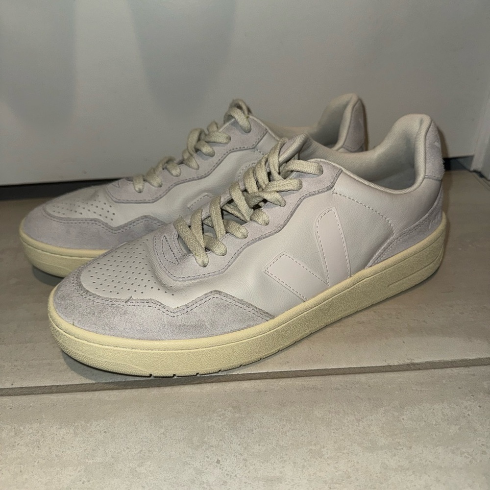 Veja Men's Off-White and Gray Sneakers